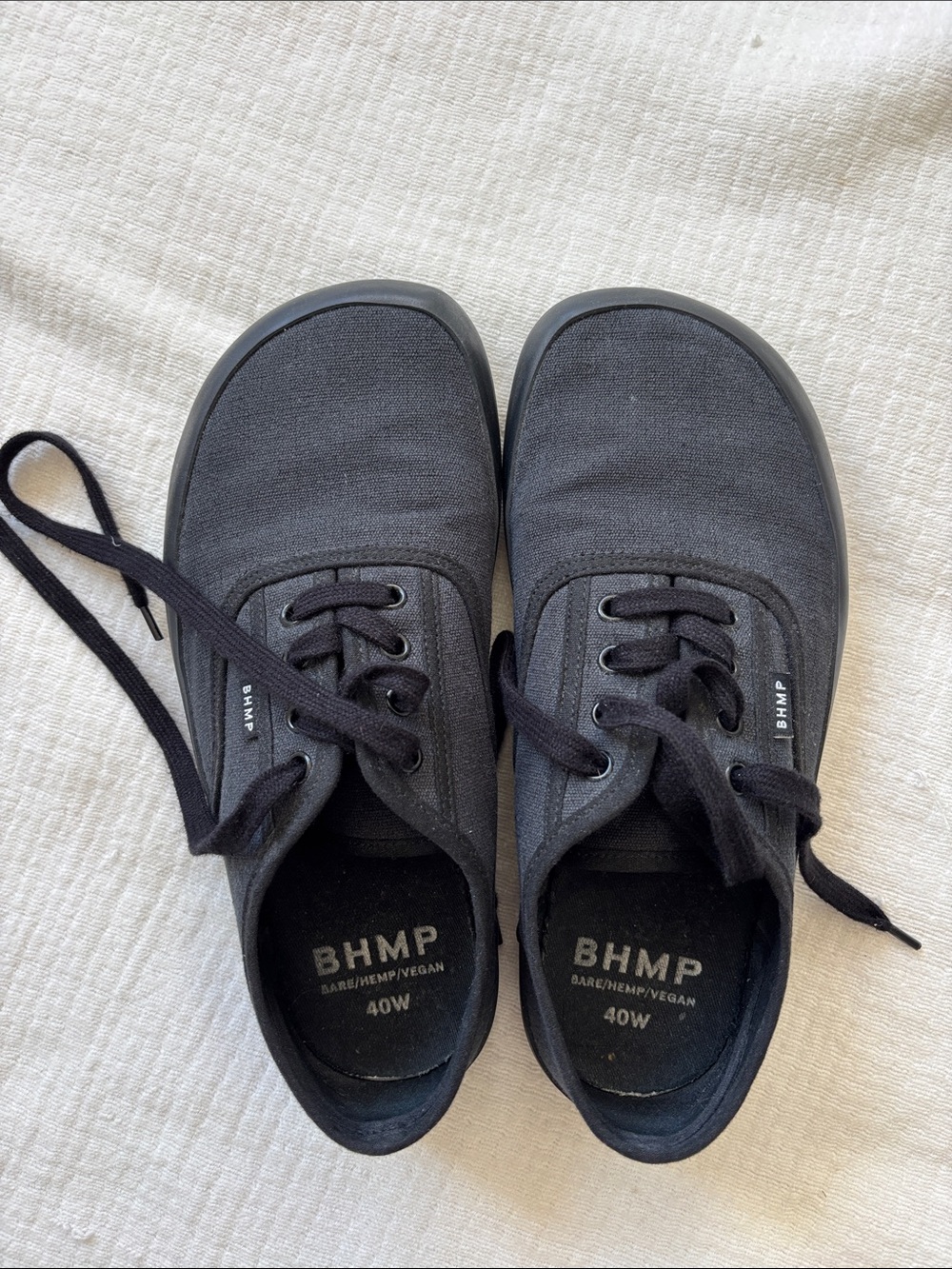 BHMP Like New KOLDA Black Canvas Lace-Up Sneakers